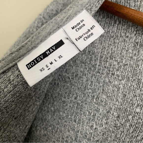 ✨2/$30✨ Noisy May Grey Open Back Sweater - Picture 5 of 6